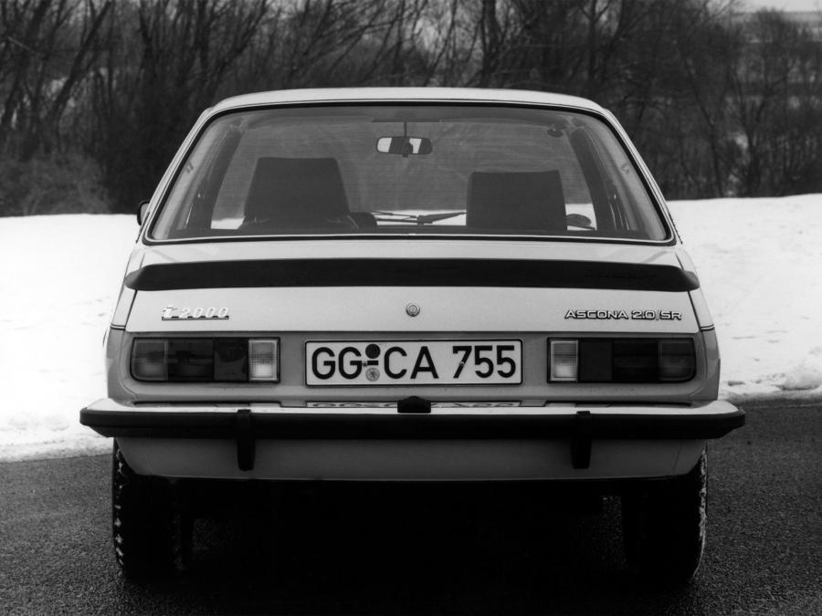  Opel Ascona i2000 1979 года  (фото 3 из 4)
